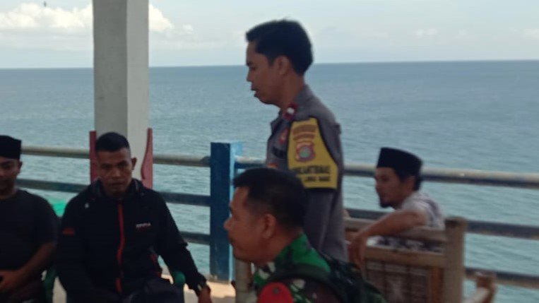 Sinergitas TNI-Polri Sambangi Warga Desa Batulayar Barat