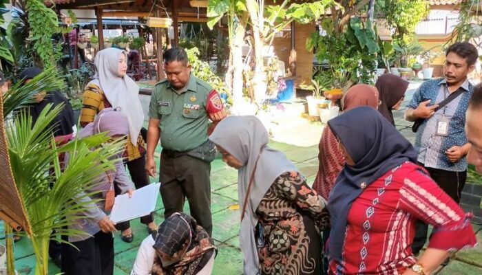 Sinergi Babinsa dan Puskesmas Mataram Barat: Bersatu Berantas Sarang Nyamuk untuk Lingkungan Sehat