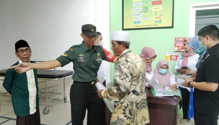 TNI, Puskesmas, FHF dan RS Mata Mataram Bersatu: Warga Desa Langko Nikmati Operasi Katarak Gratis