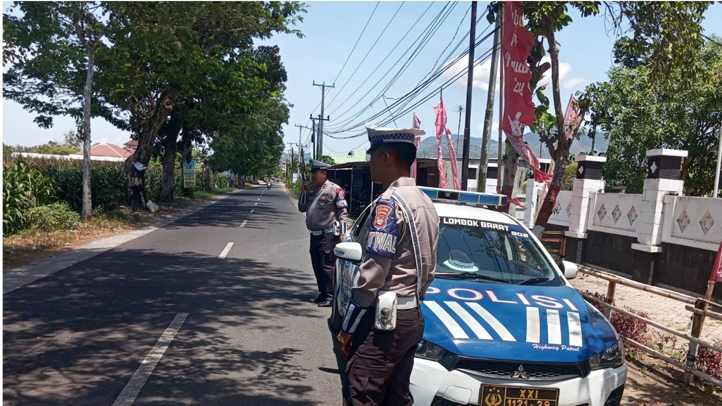 Polres Lombok Barat Pantau Kelancaran Lalu Lintas Pemilukada Serentak 2024