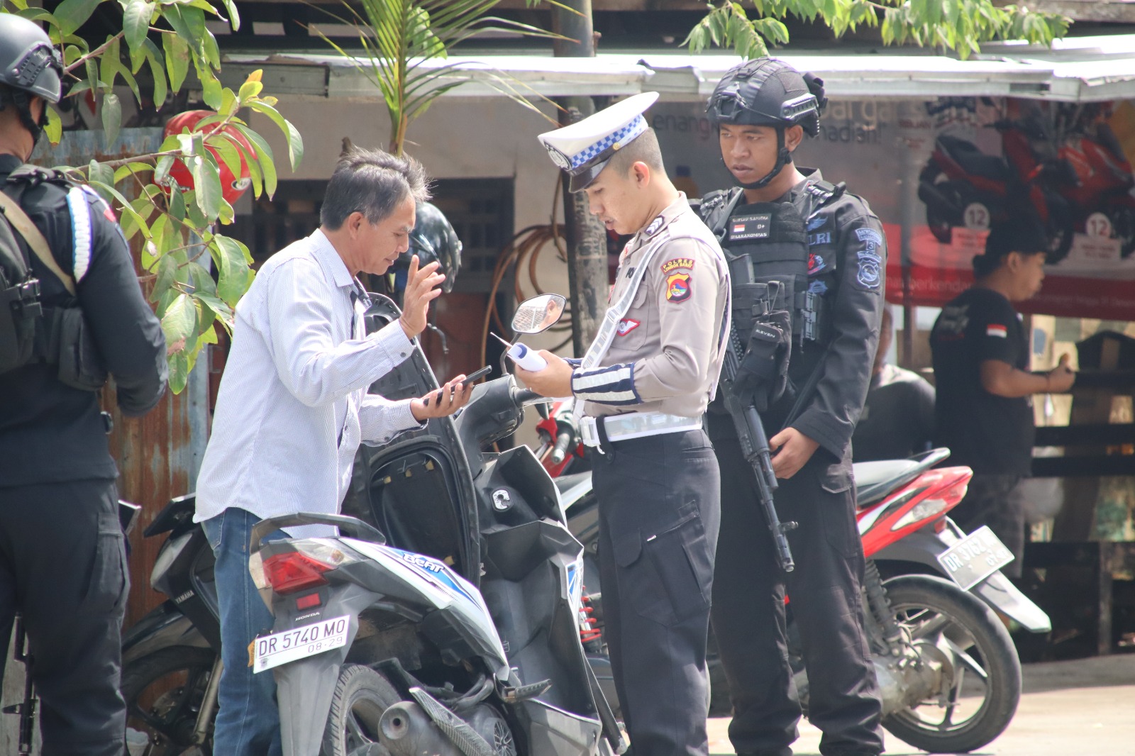 Operasi Zebra Rinjani di Lombok Barat, Edukatif dan Kondusif