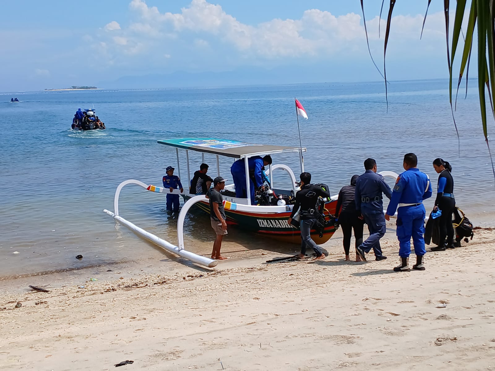 Penanaman Terumbu Karang di Pantai Elak-elak Warnai HUT ke-74 Polairud