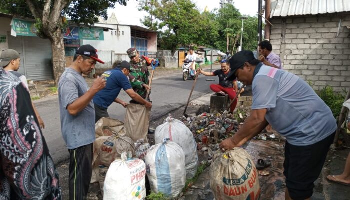 Sinergi TNI dan Warga Ciptakan Lingkungan Bebas Banjir