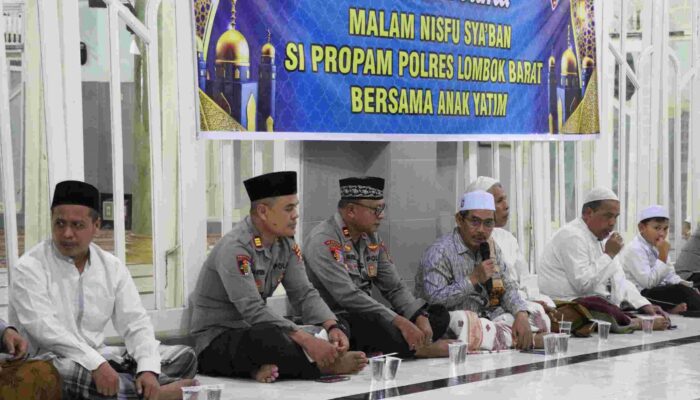 Doa Bersama & Santunan Anak Yatim Warnai Malam Nisfu Sya’ban di Lombok Barat