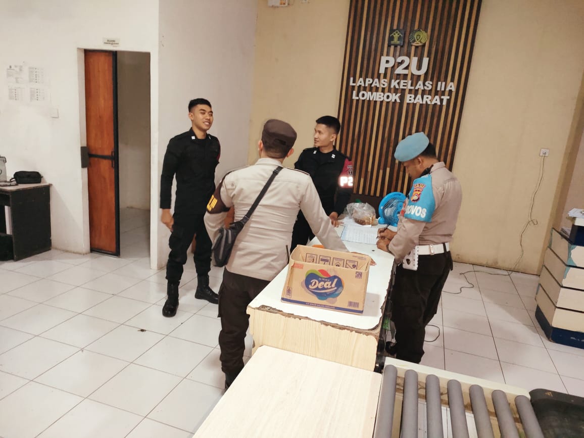 Cuaca Ekstrem, Polsek Kuripan Imbau Warga Waspada dan Jaga Diri