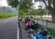 Jelang Berbuka, Polsek Sekotong Amankan Jalan Raya Pantai Kemos