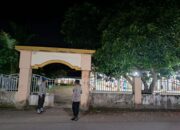 Tarawih Nyaman di Masjid At-Taqwa Kuripan, Polisi Siaga