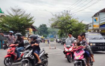 Patroli Rawan Sore Polsek Lembar, Ramadan Lebih Kondusif