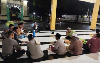 Malam Ramadan Sekotong: Pesan Kamtibmas dari Polisi