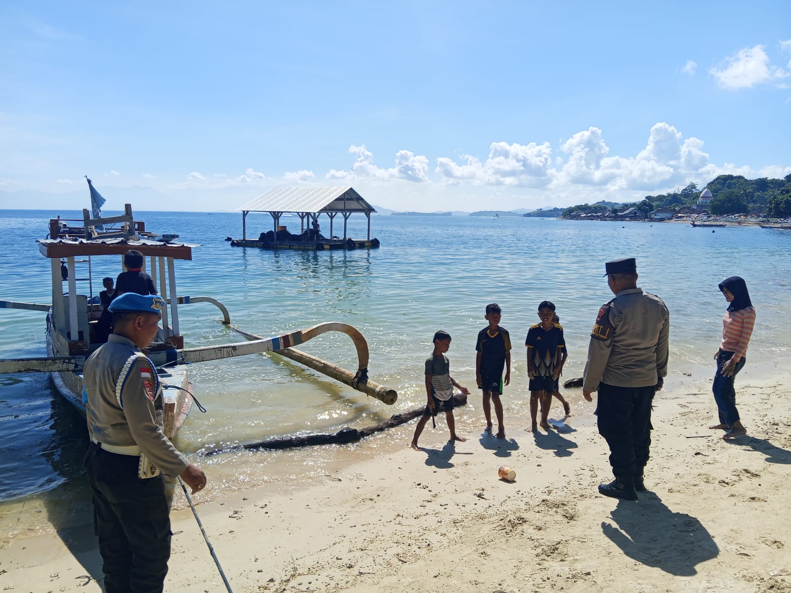 Patroli Rutin Polsek Sekotong Amankan Obyek Wisata di Lombok Barat