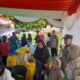 Warga Labuapi Terima Layanan Kesehatan dan Bansos Gratis dari Polri