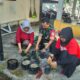 Babinsa Punia Ajak Warga Manfaatkan Pekarangan dengan Menanam Cabai