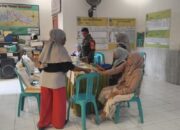 Sinergi Aparat Kelurahan Banjar Awasi Distribusi Bantuan