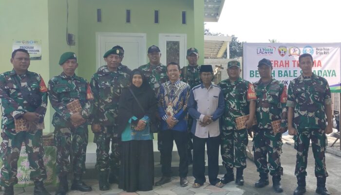 Babinsa Gunungsari Dampingi Peresmian Bale Swadaya Warga