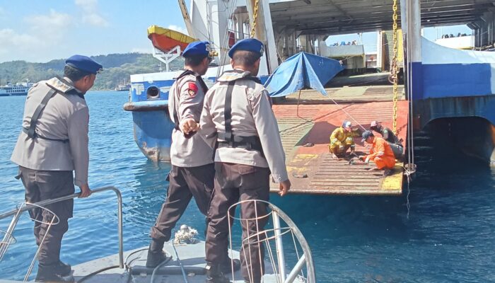 Edukasi dan Patroli di Perairan Lembar: Polairud Ajak Nelayan Jaga Laut