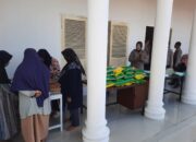 Warga Telagawaru Antusias Sambut Pangan Murah Polres Lombok Barat