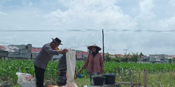 Dukung Program Pusat, Bhabinkamtibmas Labuapi Edukasi Warga Soal Ketahanan Pangan