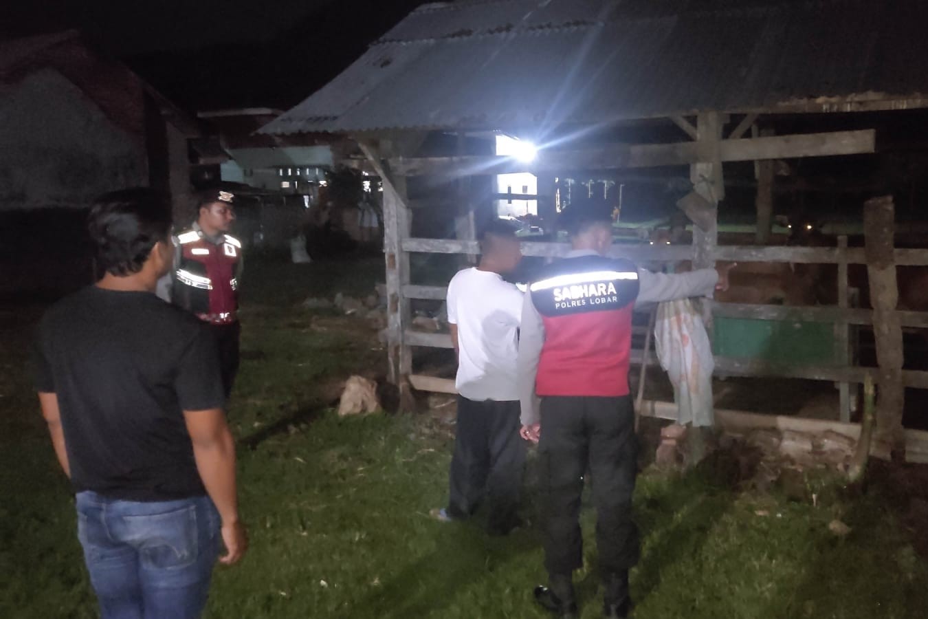 Apresiasi Warga Mengalir, Polisi Hadir di Tengah Sunyi Dini Hari Amankan Hewan Ternak