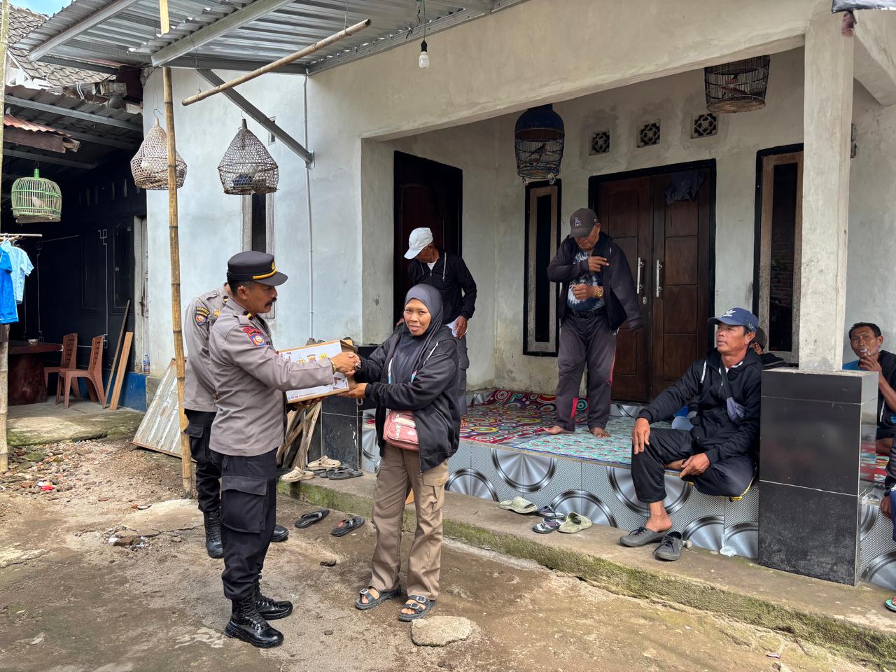 Polres Lombok Barat Peduli Pekerja Keras Lewat Program Nutrisi Mantap