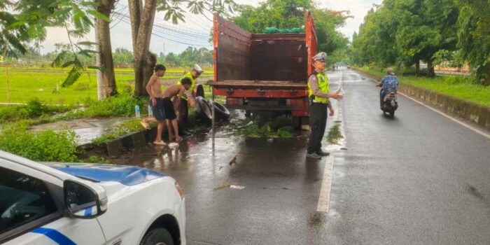 Tangani Truk Mogok, Satlantas Lobar Jamin Kelancaran Lalu Lintas