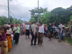 Demi Kelancaran Adat, Personel Polsek Sekotong Atur Arus Nyongkolan
