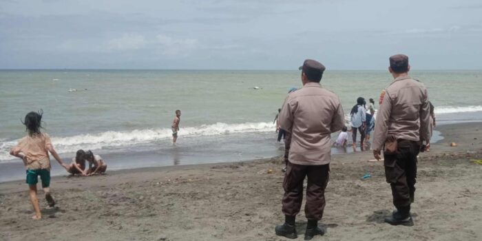Polisi Perketat Keamanan Pantai Cemare Lombok Barat